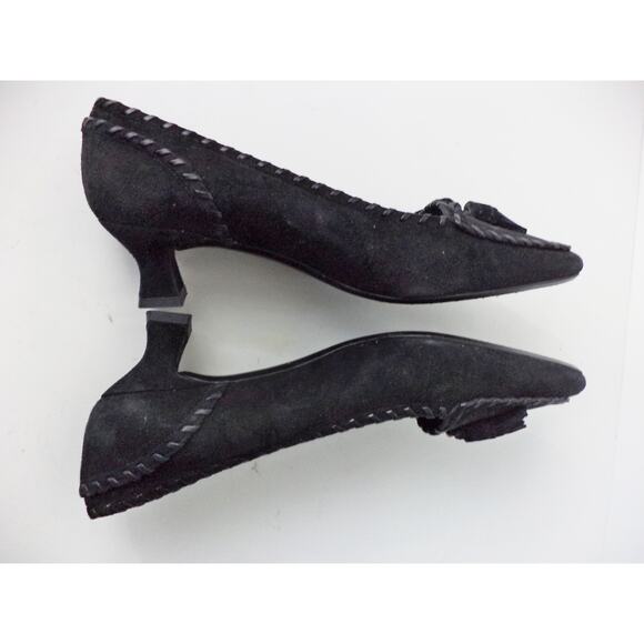 STUART WEITZMAN BLACK NUBUCK LEATHER LOW HEEL PUMP SHOE W TASSLE SZ 6M SPAIN - Picture 7 of 8